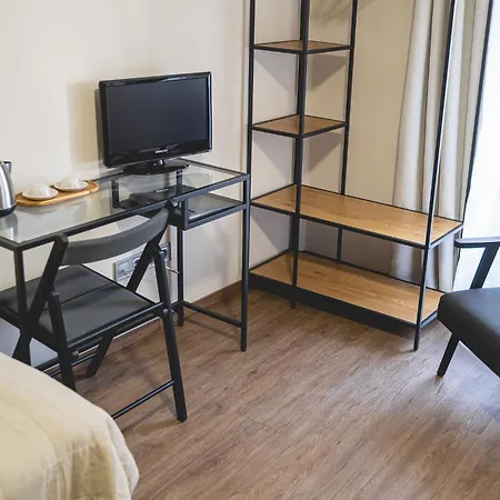 Postel 巴拉顿菲赖德